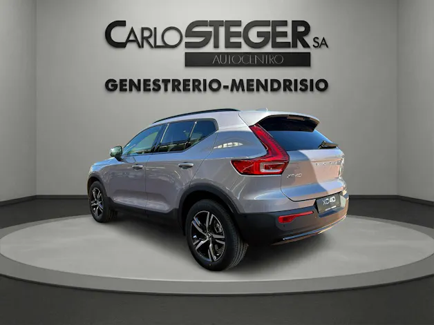 Volvo XC40 B3 Benzin Mild Hybrid Plus Dark DCT
