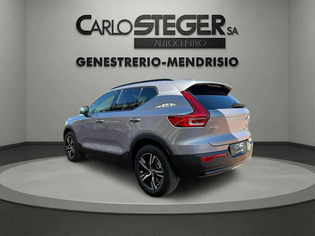 Volvo XC40 B3 Benzin Mild Hybrid Plus Dark DCT
