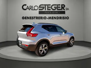 Volvo XC40 B3 Benzin Mild Hybrid Plus Dark DCT