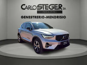 Volvo XC40 B3 Benzin Mild Hybrid Plus Dark DCT