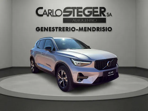 Volvo XC40 B3 Benzin Mild Hybrid Plus Dark DCT