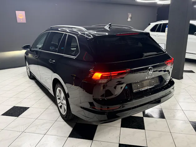VW Golf Variant 1.5 TSI Life DSG