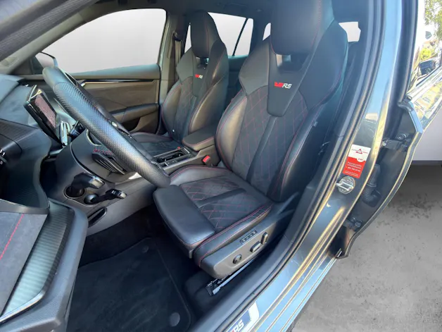 SKODA Octavia Combi 2.0 TSI DSG RS