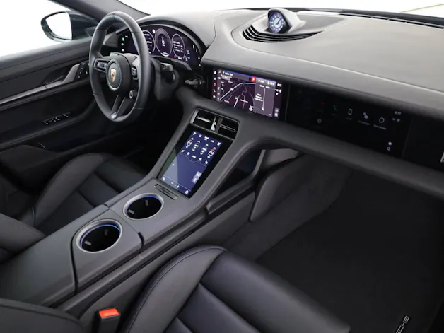 Porsche Taycan 4 Cross Turismo
