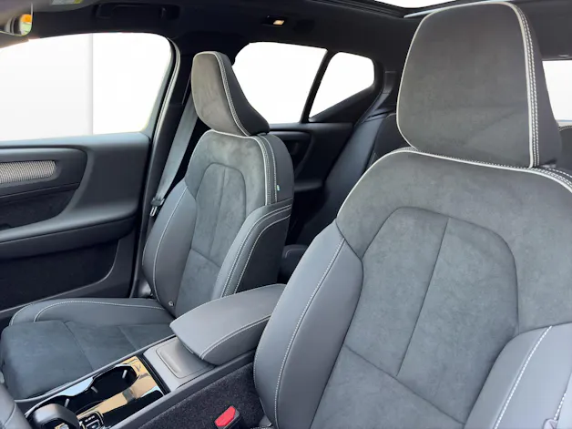 Volvo EX40 Twin Black Edition AWD