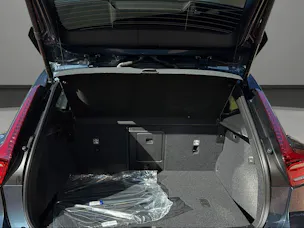 Volvo XC40 B3 Benzin Mild Hybrid Plus Dark DCT
