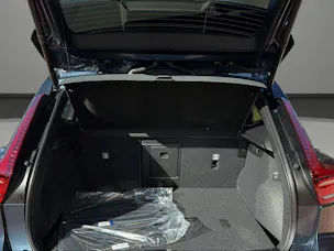 VOLVO XC40 B3 Benzin Mild Hybrid Plus Dark DCT