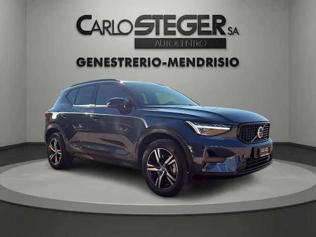 Volvo XC40 B3 Benzin Mild Hybrid Plus Dark DCT