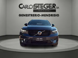 Volvo XC40 B3 Benzin Mild Hybrid Plus Dark DCT