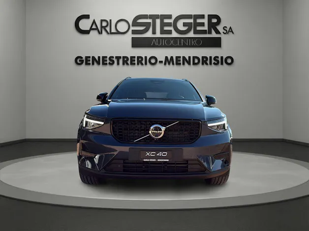 Volvo XC40 B3 Benzin Mild Hybrid Plus Dark DCT