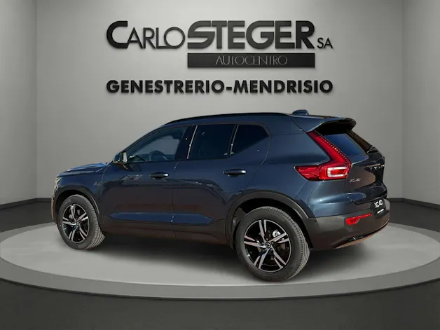 Volvo XC40 B3 Benzin Mild Hybrid Plus Dark DCT