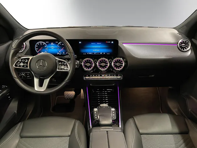 Mercedes-Benz GLA 200 Progressive 7G-DCT