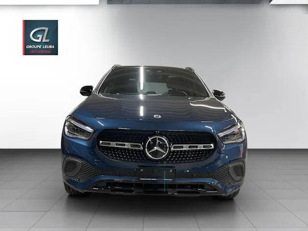 Mercedes-Benz GLA 200 Progressive 7G-DCT
