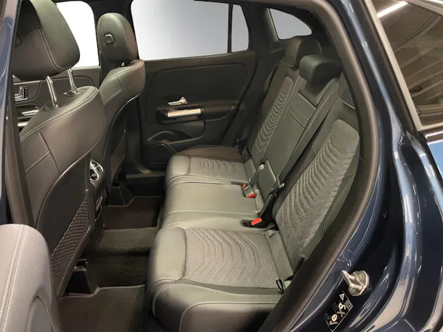 Mercedes-Benz GLA 200 Progressive 7G-DCT