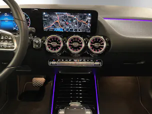 Mercedes-Benz GLA 200 Progressive 7G-DCT