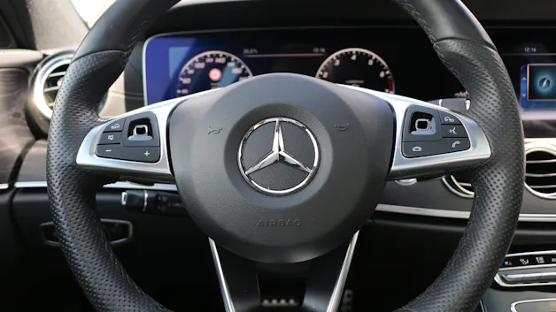 MERCEDES-BENZ E 250 AMG Line