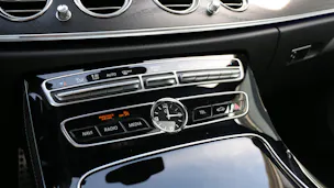 MERCEDES-BENZ E 250 AMG Line