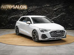 Audi S3 Sportback TFSI quattro S-tronic *Facelift*Abstandsregler*19" Felgen*Sitzheizung*