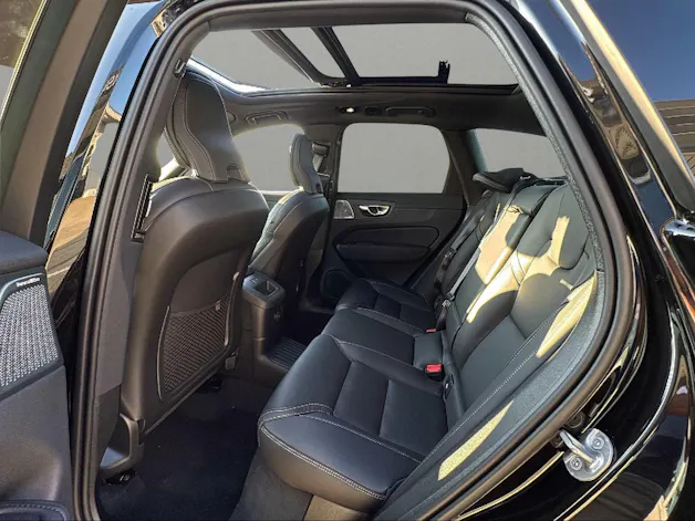 Volvo XC60 T8 eAWD PluginHybrid Ultra Dark Geartronic