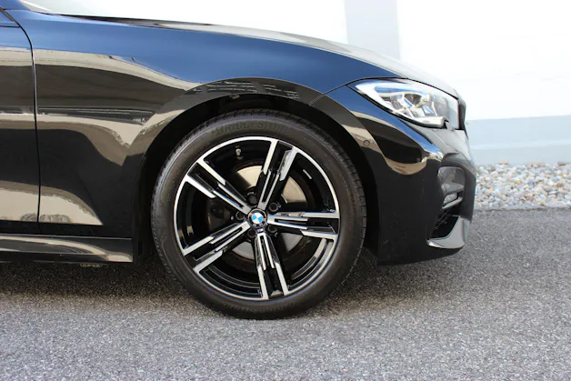 BMW 320d xDrive 48V Touring M SPORTPAKET