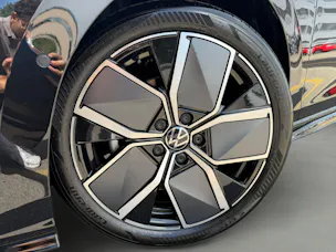 VW Golf 2.0 TSI R-Line DSG 4 Motion