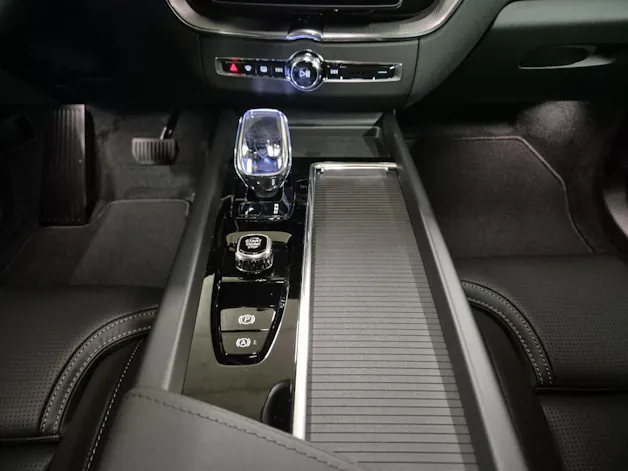 VOLVO XC60 2.0 B5 MH Black Edition AWD