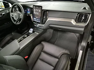 VOLVO XC60 2.0 B5 MH Black Edition AWD