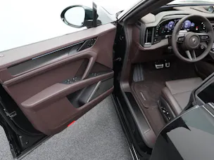 Porsche Cayenne Turbo Electric
