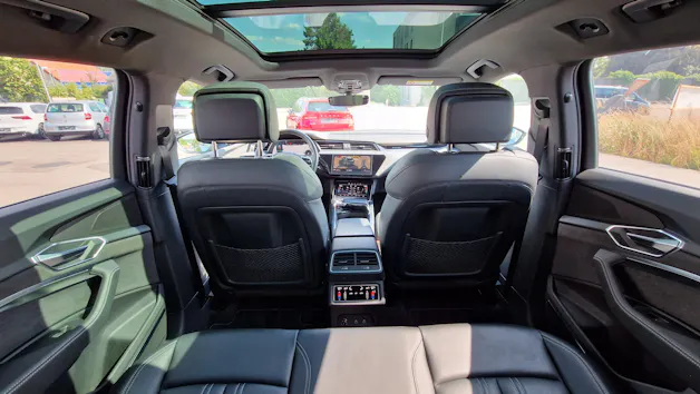 Audi e-tron 55 S Line Black Edition quattro