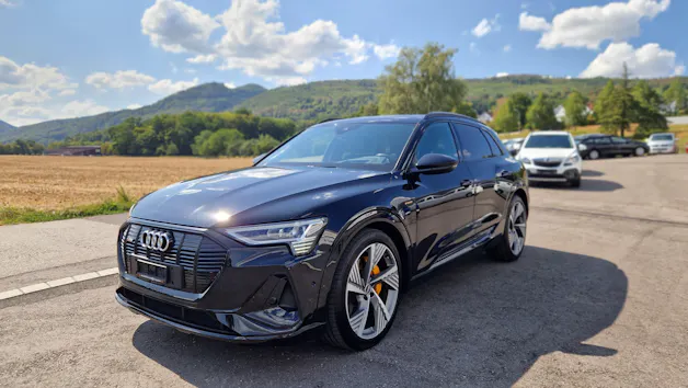 Audi e-tron 55 S Line Black Edition quattro