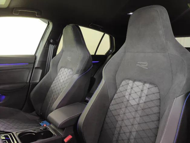 VW Golf VIII 1.5 eTSI R-Line DSG