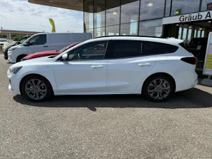 FORD Focus 1.0 MHEV ST-Line X Automat