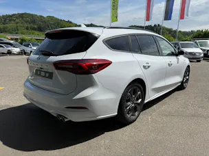 FORD Focus 1.0 MHEV ST-Line X Automat