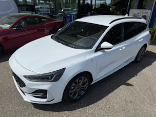 FORD Focus 1.0 MHEV ST-Line X Automat