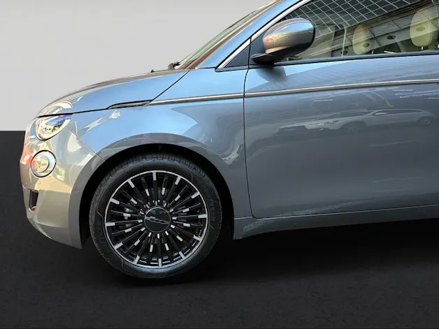 Fiat 500 C electric 87 kW La Prima By Bocelli Top