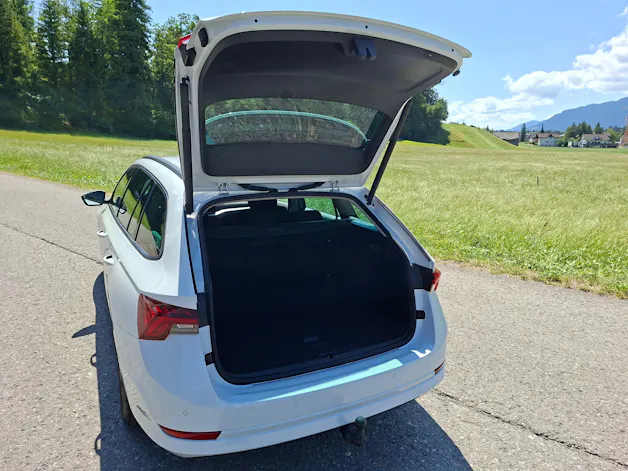 Škoda Octavia Combi 2.0 TDI DSG Ambition 4x4 *Anhängerkupplung 2t*