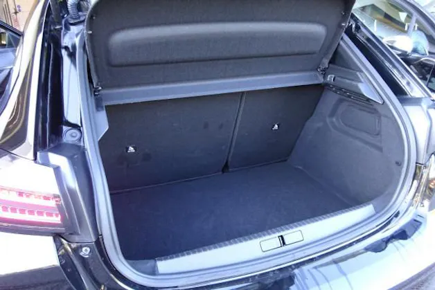 Peugeot 208 1.2 MHEV 145 GT