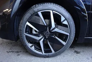 Peugeot 208 1.2 MHEV 145 GT