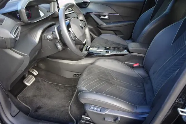 Peugeot 208 1.2 MHEV 145 GT