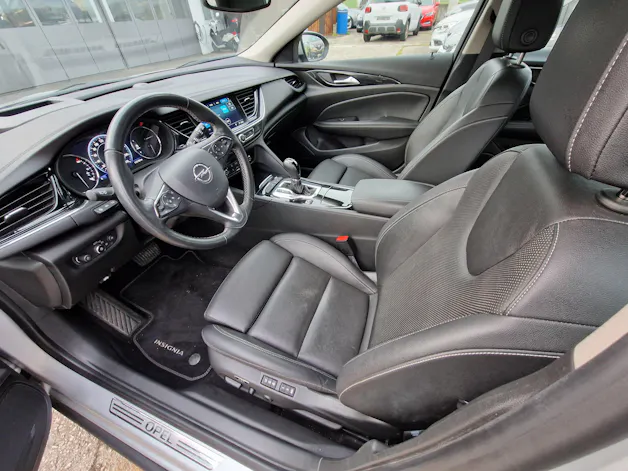 Opel Insignia 2.0 BiDTI Sports Tourer Excellence 4WD Auto