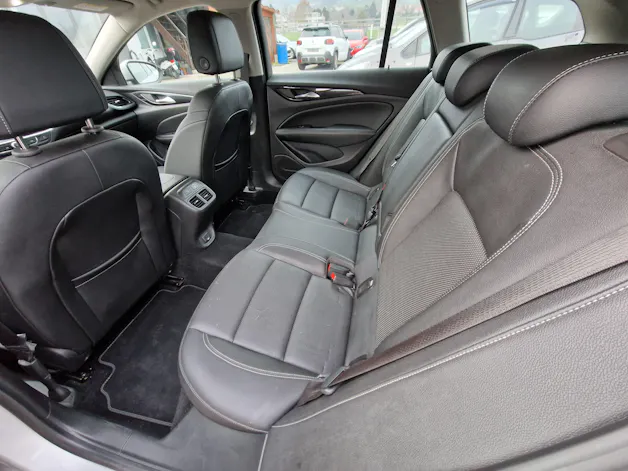 Opel Insignia 2.0 BiDTI Sports Tourer Excellence 4WD Auto