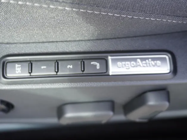 VW Golf Variant 2.0 TDI Life DSG 4Motion