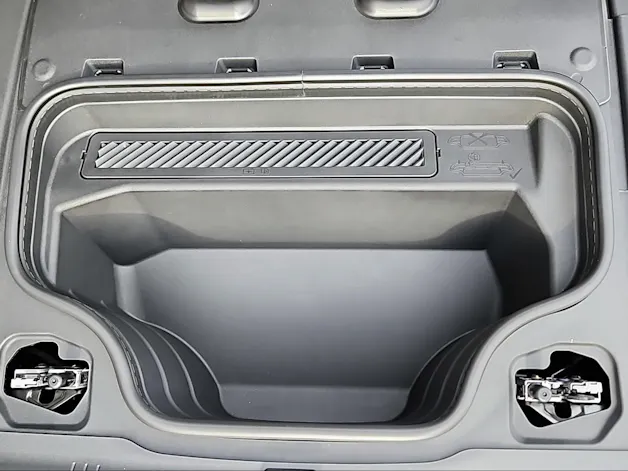 Audi S6 Avant e-tron quattro Mythosschwarz Metallic