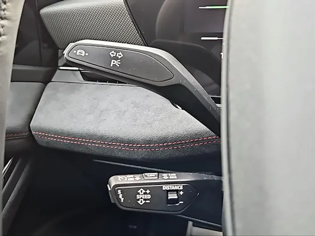 Audi S6 Avant e-tron quattro Mythosschwarz Metallic