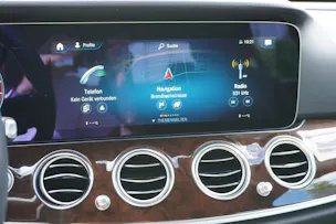 Mercedes-Benz E 300 Avantgarde 9G-Tronic