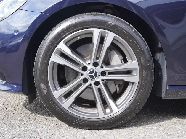 Mercedes-Benz E 300 Avantgarde 9G-Tronic