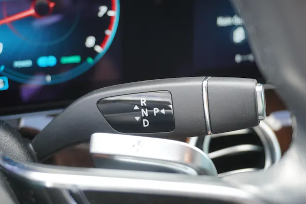 Mercedes-Benz E 300 Avantgarde 9G-Tronic