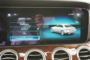 Mercedes-Benz E 300 Avantgarde 9G-Tronic