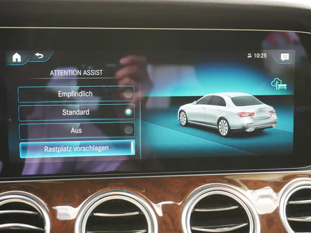 Mercedes-Benz E 300 Avantgarde 9G-Tronic