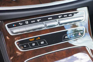 Mercedes-Benz E 300 Avantgarde 9G-Tronic